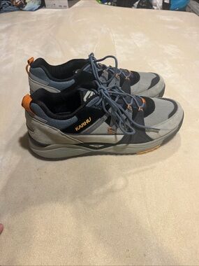 Karhu Men’s Gray & Black Athletic Sneakers with Orange Accents